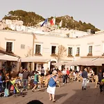 La Piazzetta Konukevi Capri