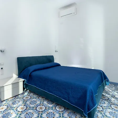 La Piazzetta Guest house 4*