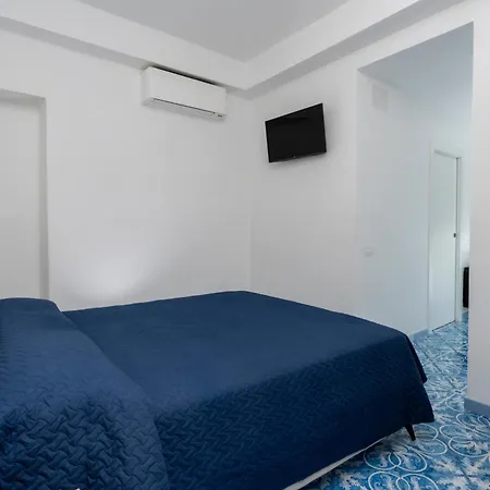 La Piazzetta Guest house 4*