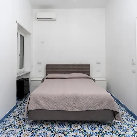 Guest house La Piazzetta 4*