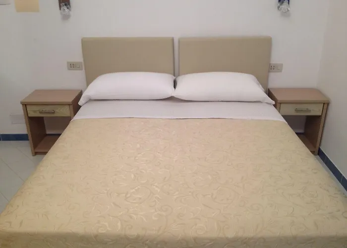 La Piazzetta Pensión 4*