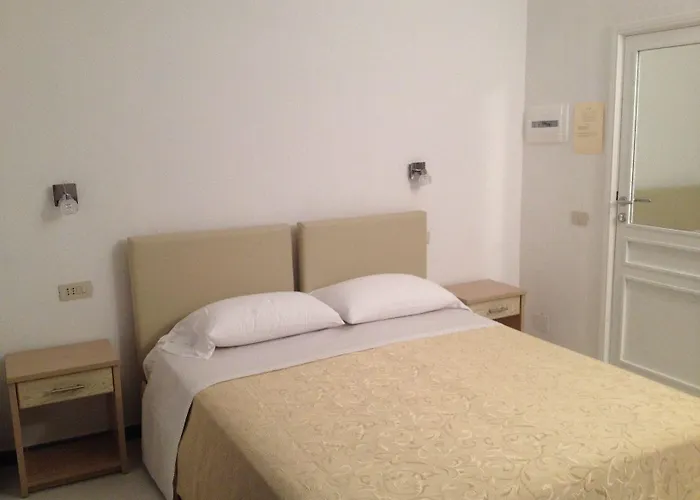 La Piazzetta Pensión 4*